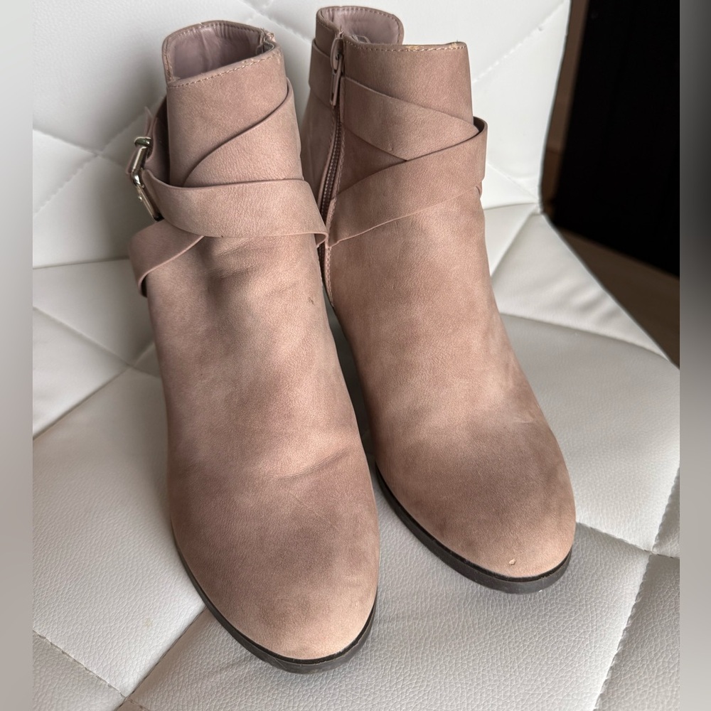 Elegant Tan Ankle Boots